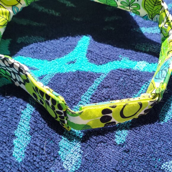 Vera Bradley Limited Edition Ladies Sun Visor - Retired Limes Up Pattern - Picture 5 of 7